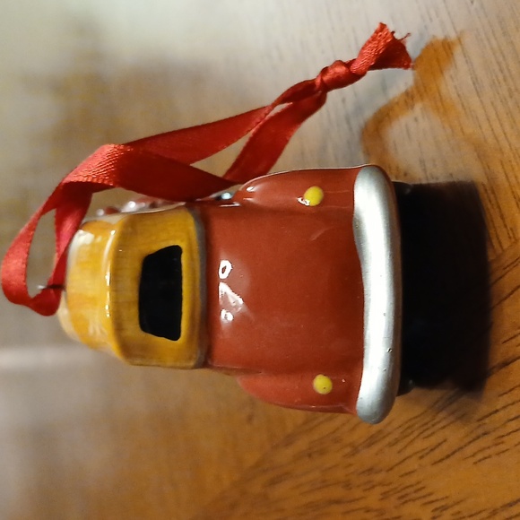 Ralph Lauren Lauren Classic Roadster Ornament. - Picture 4 of 5